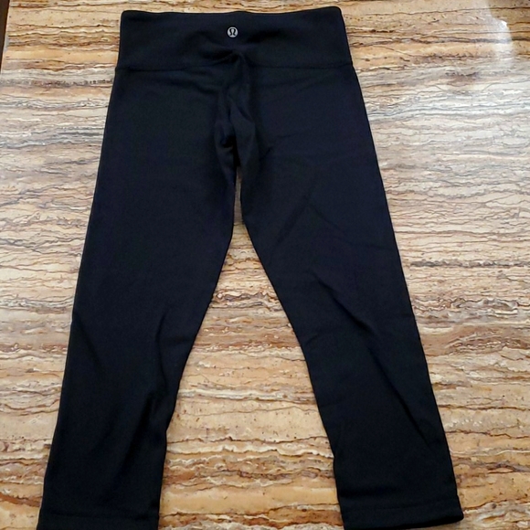 Lululemon crop - Picture 1 of 7